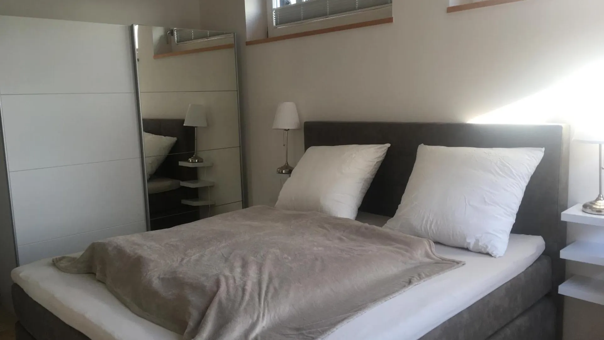 Atelierwohnung Bei Muenchen, Zentrum Pfaffenhofen/Ilm 伊尔姆河畔普法芬霍芬 公寓
